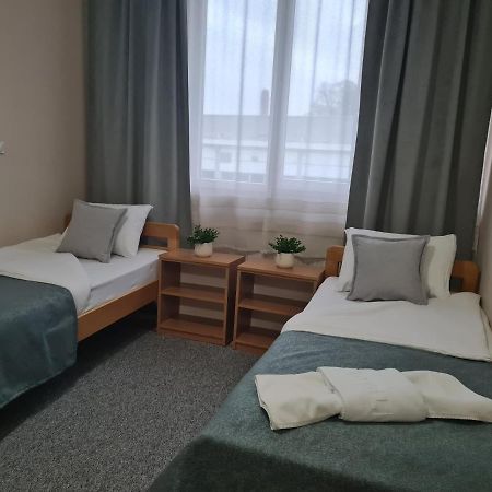 Garni Hotel Alma Pirot Exteriör bild