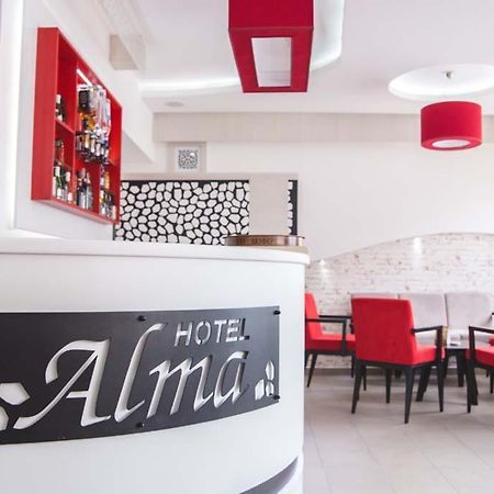 Garni Hotel Alma Pirot Exteriör bild