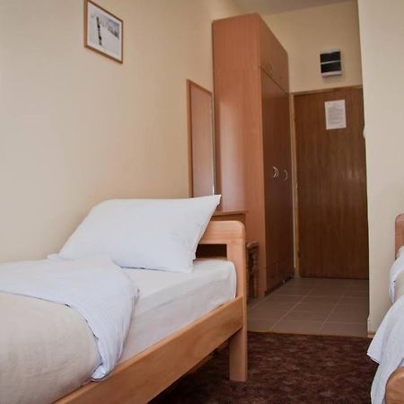 Garni Hotel Alma Pirot Exteriör bild