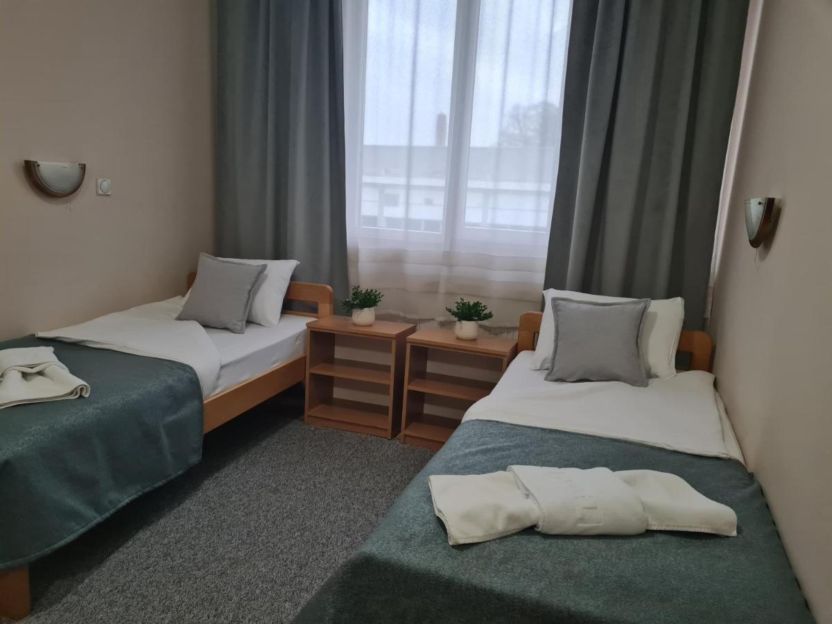 Garni Hotel Alma Pirot Exteriör bild