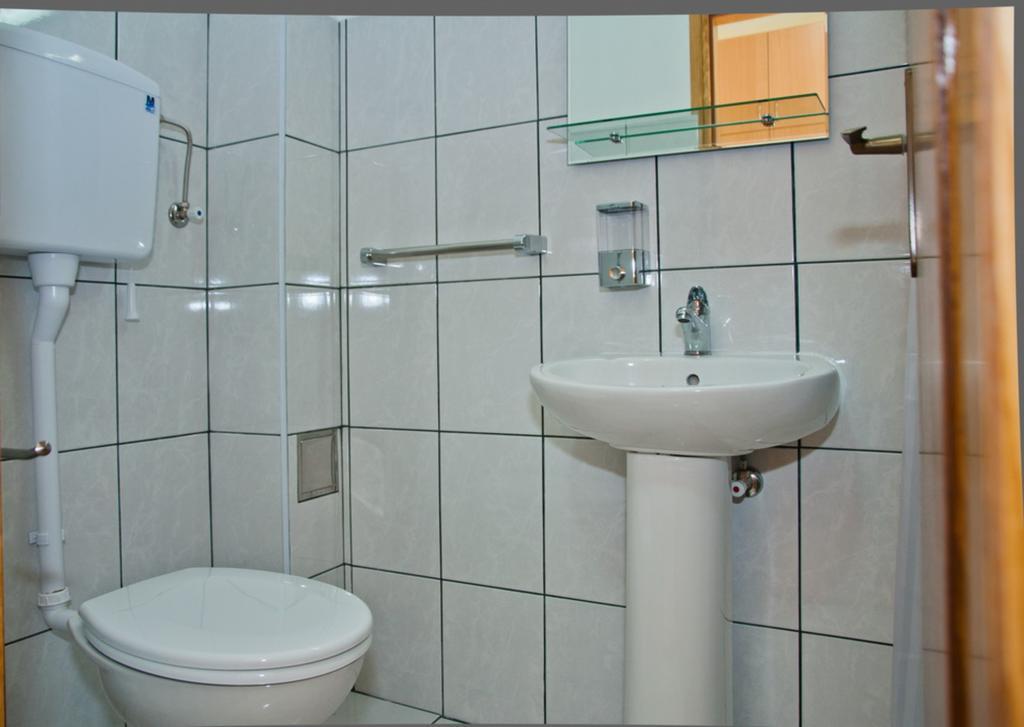 Garni Hotel Alma Pirot Rum bild