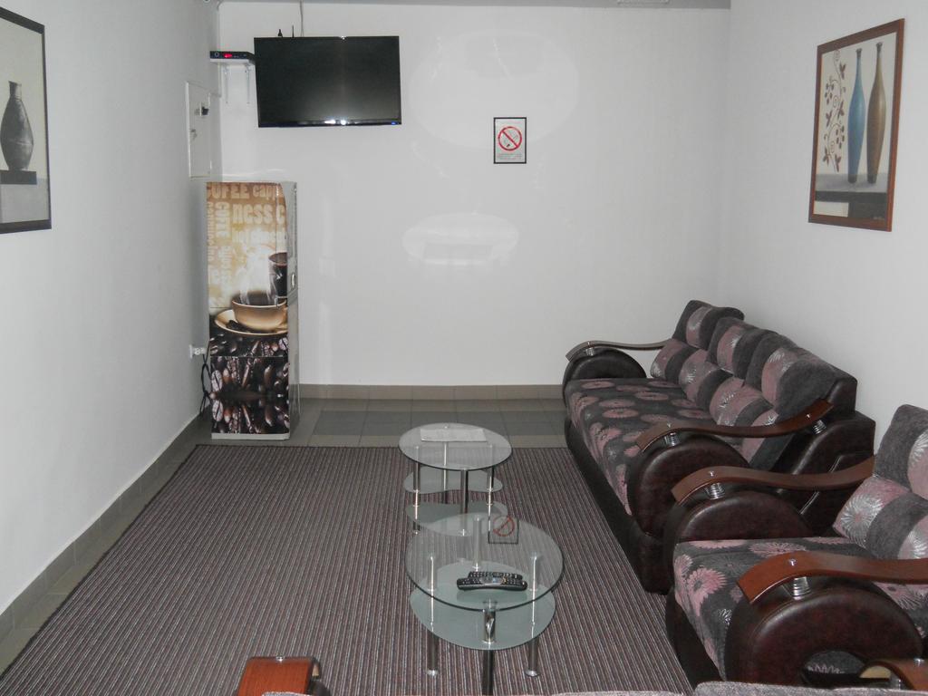 Garni Hotel Alma Pirot Exteriör bild