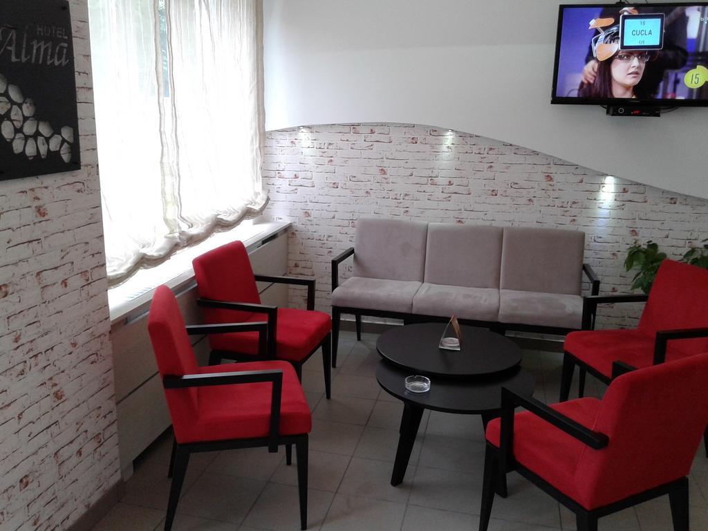 Garni Hotel Alma Pirot Exteriör bild
