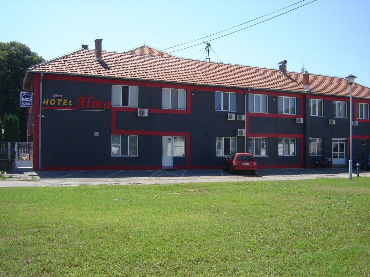 Garni Hotel Alma Pirot Exteriör bild