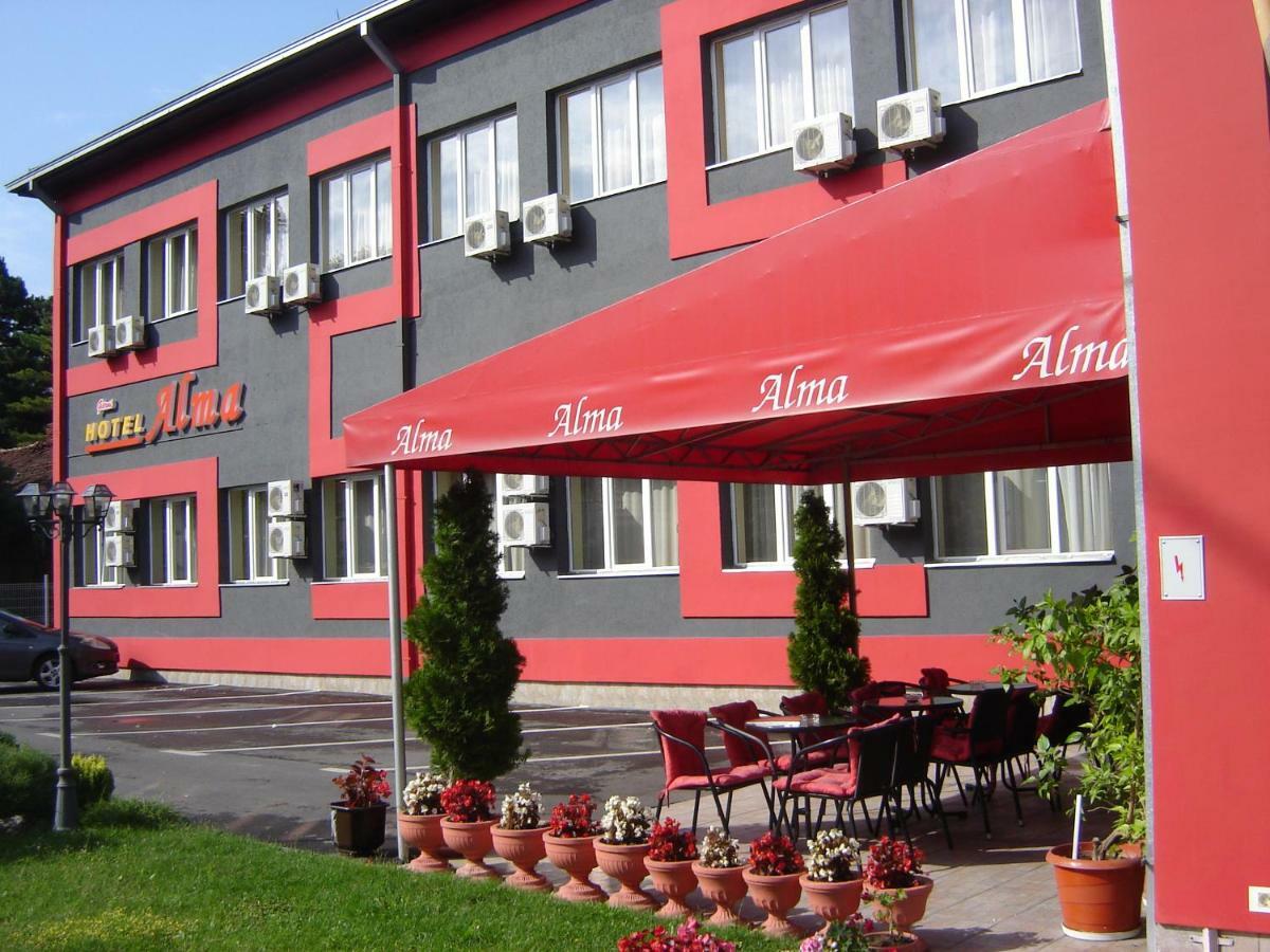 Garni Hotel Alma Pirot Exteriör bild