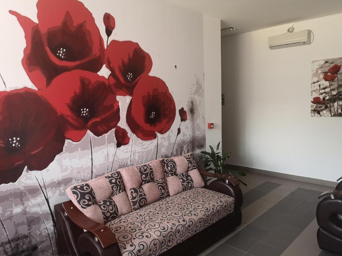 Garni Hotel Alma Pirot Exteriör bild