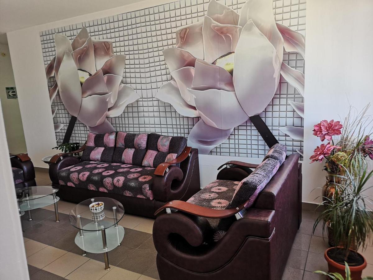 Garni Hotel Alma Pirot Exteriör bild